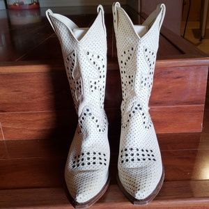 ivory cowgirl boots
